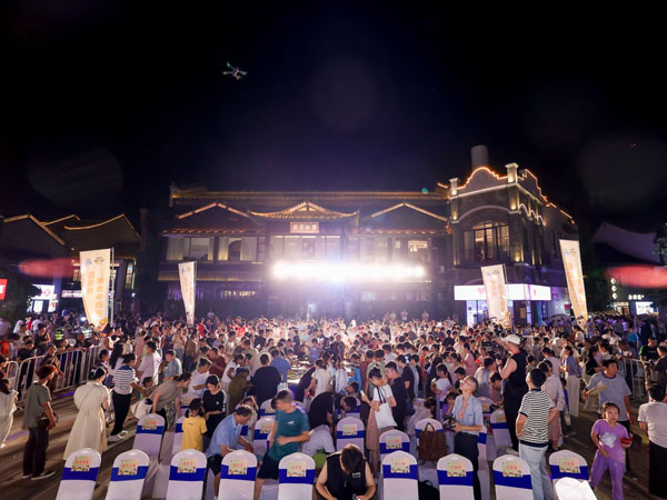 “超级皖”美食争霸赛庐江踢馆赛暨七夕游园会在水西门成功举办