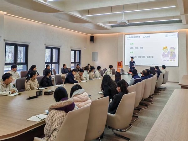 乡村振兴公司开展“筑牢防线 平安磨滩”安全应急知识培训